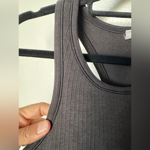 Lululemon Ebb to street crop tank - Picture 6 of 9